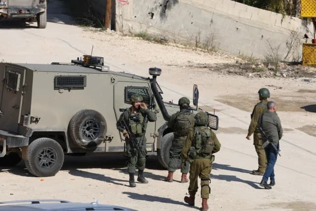 Israelische Siedler greifen palästinensisches Dorf im Westjordanland an