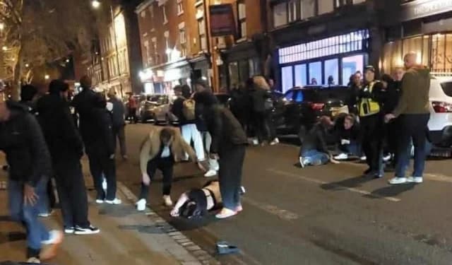 Derby, UK: Auto erfasst Fußgänger – Festnahmen und Verletzungen
