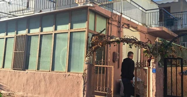 Evosmos: 59-year-old woman found dead with belt around her neck