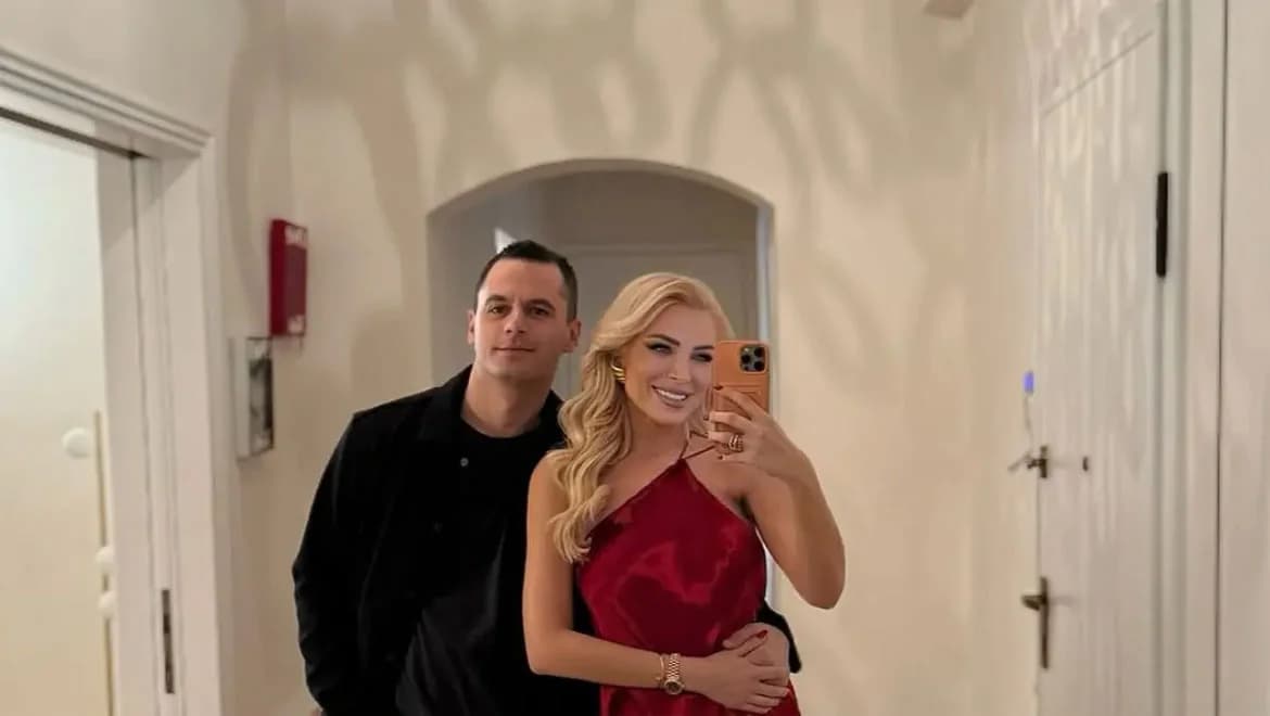 Katerina Kainourgiou: Boda de invierno con Koutsoumbis – Damas de honor reveladas