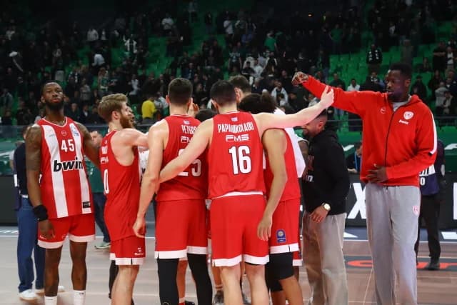 Griechische Basket League: Olympiakos bleibt ungeschlagen, Panathinaikos verliert