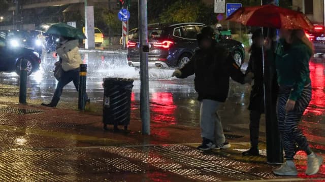 Σε κόκκινο συναγερμό η χώρα λόγω της κακοκαιρίας Erminio