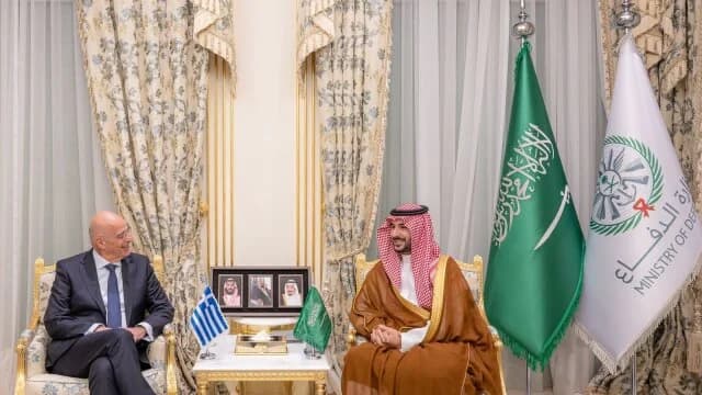 Dendias Meets Saudi Arabian Defense Minister: Thanks for the "Patriot" Missiles