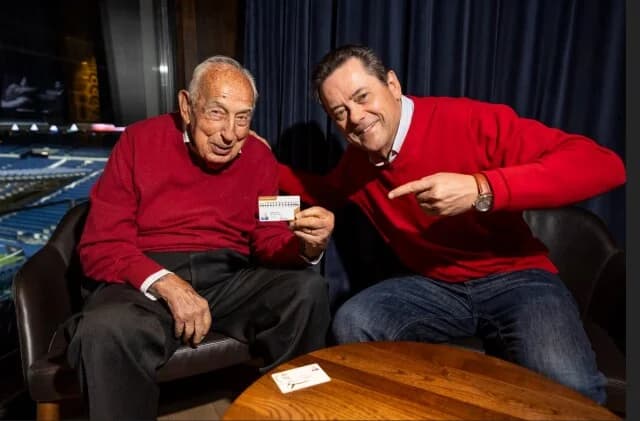Pepe De Carlos: 86 años como aficionado del Real Madrid