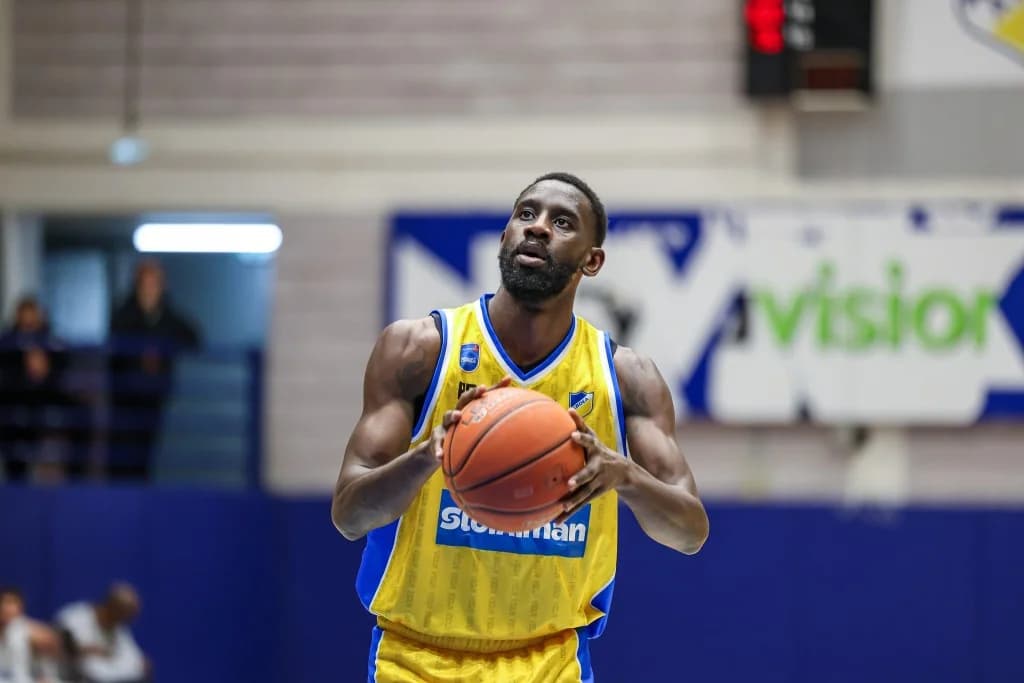 APOEL Perestroika vence a Apollon Limassol en baloncesto