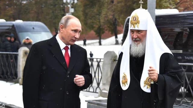 Russland: Haftstrafe für Bildhauer wegen Putin-Kirill-Darstellung