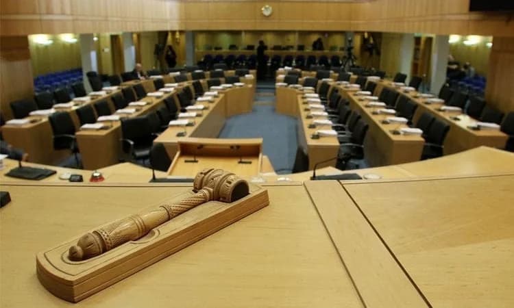 Кипр: Завершено обсуждение добровольного отказа от профессии для должностных лиц