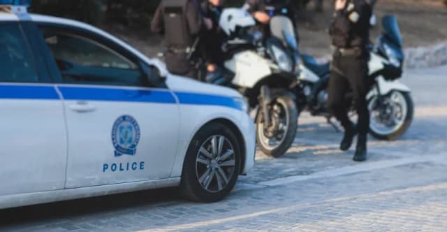 Домашняя работница арестована за нападение на пожилого мужчину на Хиосе