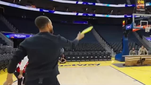 Stephen Curry's Weak Spot: Struggles with a Frisbee (video)