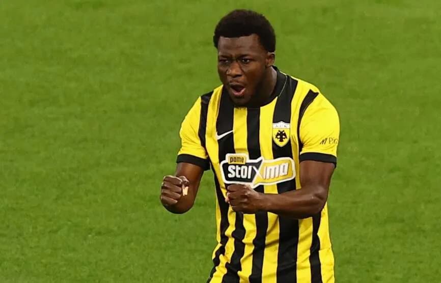 AEK besiegt Olympiakos und baut Führung aus