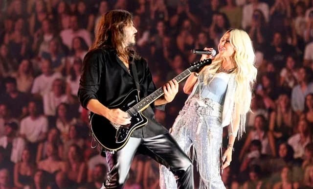 Carlos Pérez anuncia el fin de su colaboración con Anna Vissi después de 11 años