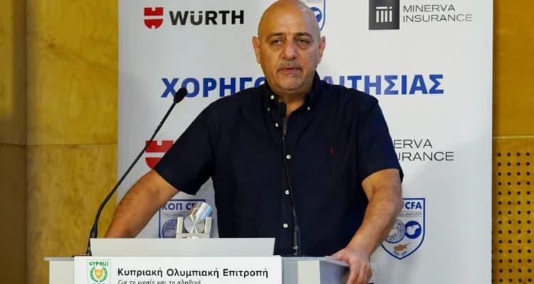 Questions Arise Regarding the KOΠ President's Support for Referees