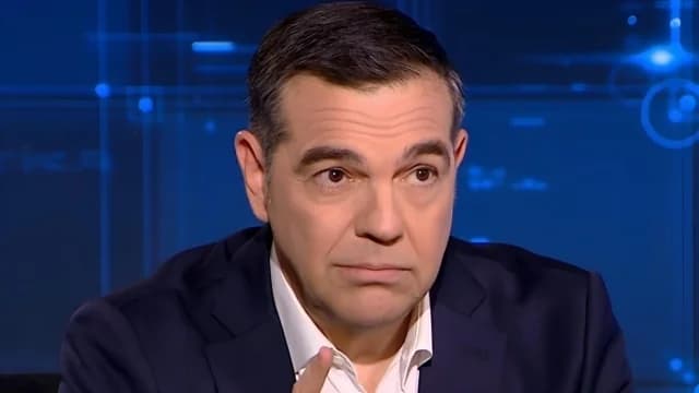 Tsipras Calls Mitsotakis a 'Political Swindler'