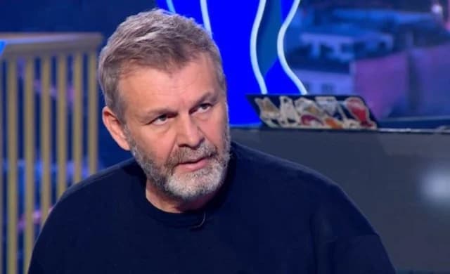 אפוסטולוס גלטסוס: "אני רואה איש זקן במראה"