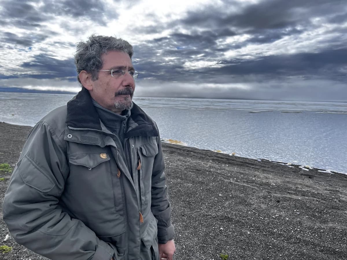 Giorgos Avgeropoulos: "Nos dirigimos descuidadamente al borde del precipicio"