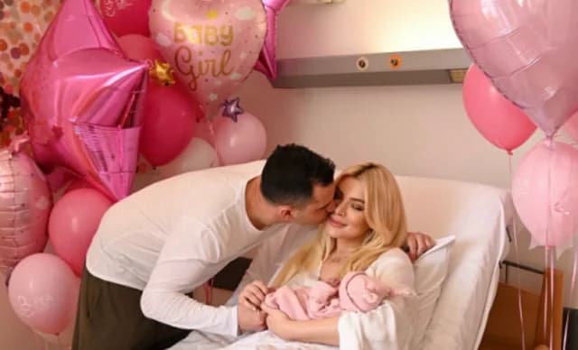 Katerina Kainourgiou: Erstes Foto mit ihrer Tochter Xenia