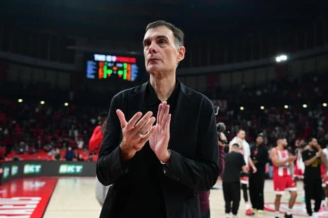 Μπαρτζώκας: «Βεζένκοβ και Ντόρσεϊ σκοράρουν από παντού όταν νιώθουν καλά»