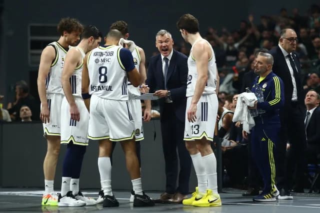 Fenerbahce sufre derrota 95-80 ante Hapoel Tel Aviv