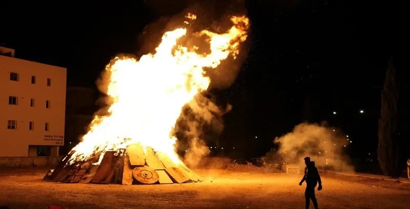 Policía y Bomberos en Alerta por 'Lambratzies' – Arrestan a un Joven de 13 Años con un Cuchillo