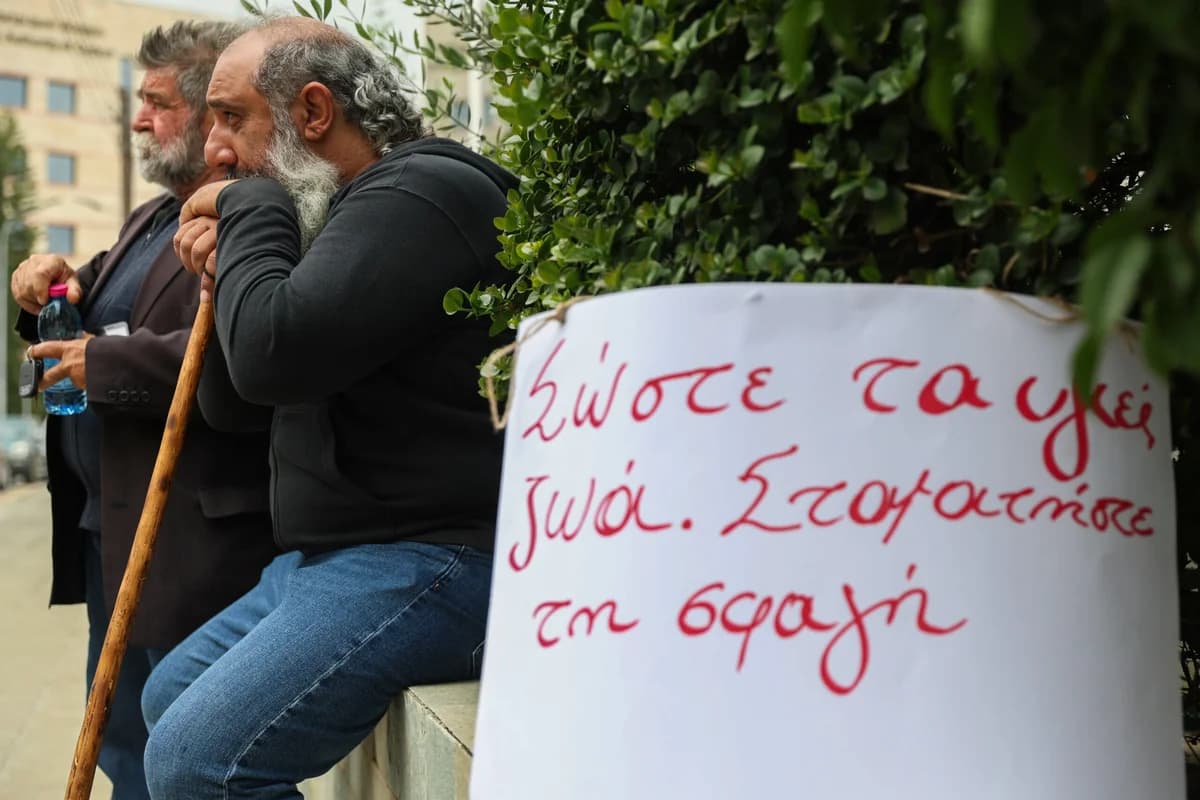Livestock Farmers Protest Foot-and-Mouth Disease Response, Block Nicosia Road