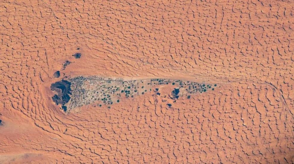Impresionante foto de la NASA: Oasis verde en el desierto de Nefud