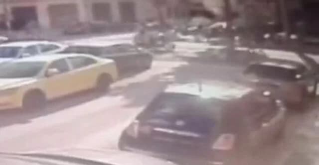 Αναζητείται ο οδηγός μηχανής που παρέσυρε 16χρονη στη Λιοσίων - Βίντεο