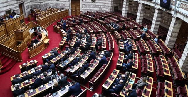 Parlamento: Comité de Ética se reunirá sobre el levantamiento de la inmunidad de Chatzivasiliou y Athanasiou