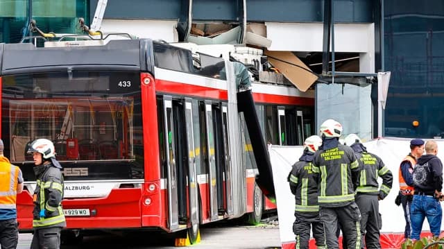 萨尔茨堡悲剧：电车撞入超市，一人死亡