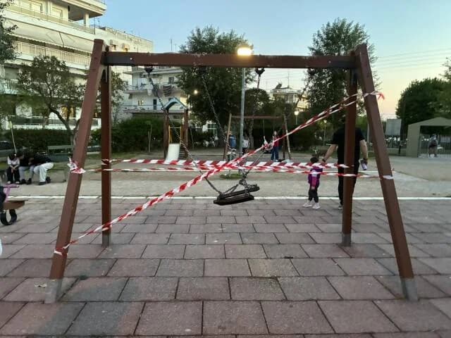 Vandalismo en un parque infantil en Kalamaria: Demanda presentada contra autores desconocidos