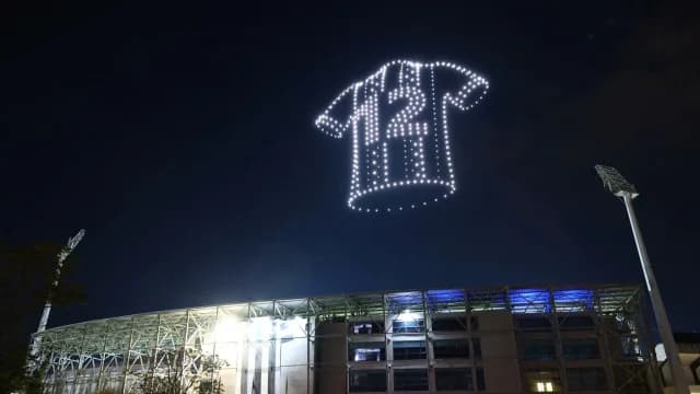 Espectacular espectáculo de drones en Toumba por el centenario del PAOK