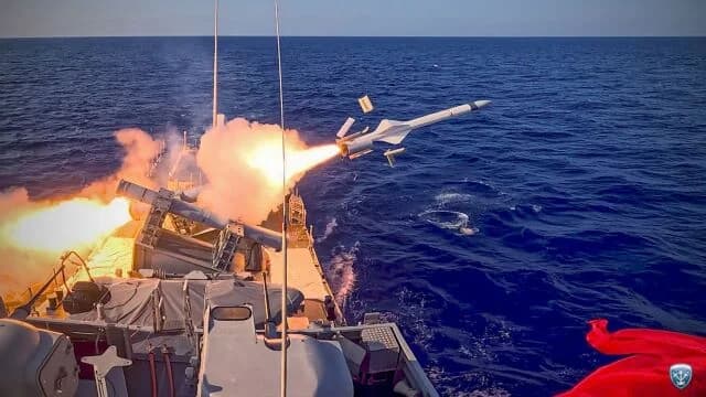 Εκπαιδευτικές Βολές Πολεμικού Ναυτικού: Βύθιση Στόχων στο Ιόνιο