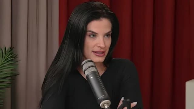 Christina Bompa: 'Corté mi vida social después de la maternidad'