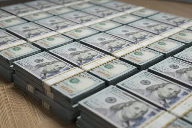 华尔街日报：美国停止向伊拉克运送美元