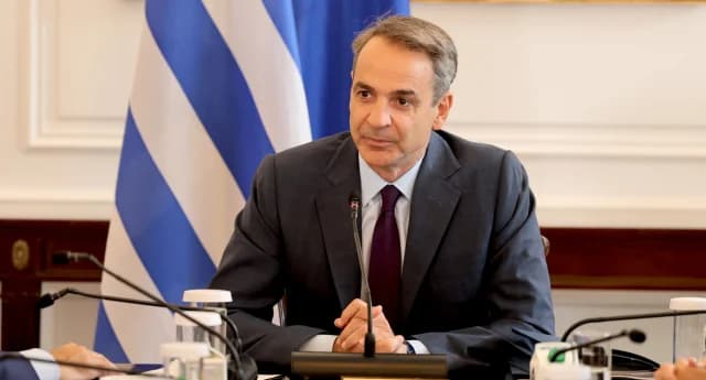Mitsotakis anuncia medidas de apoyo con fondos excedentes