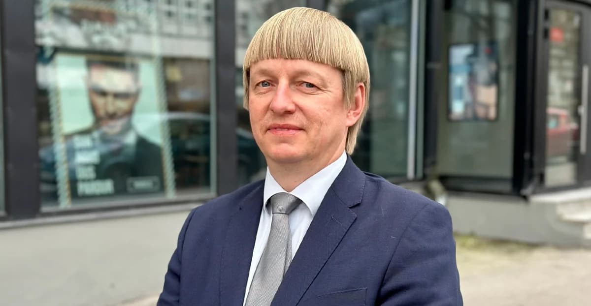 Estonian Politician's Playmobil Haircut Goes Viral