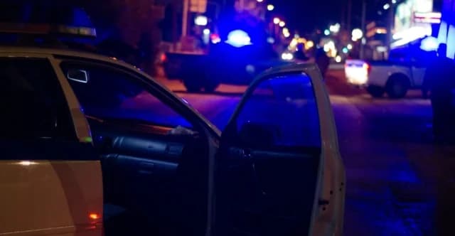 Погоня в Фалиро: Автомобиль протаранил полицейскую машину и скрылся