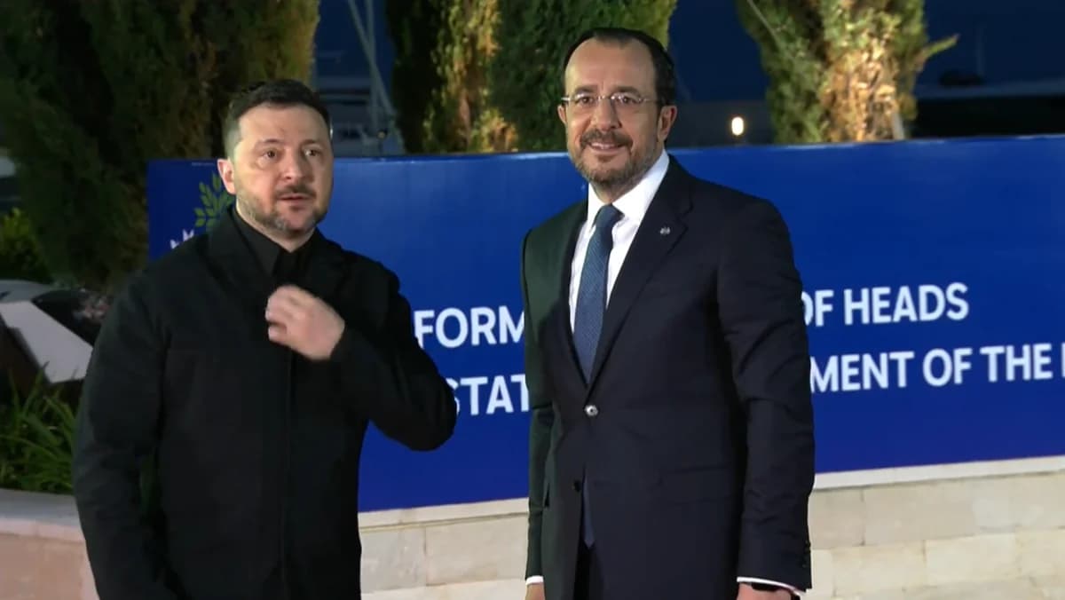 Ζελένσκι στην Κύπρο: Συμμετοχή στο Άτυπο Ευρωπαϊκό Συμβούλιο στην Αγία Νάπα