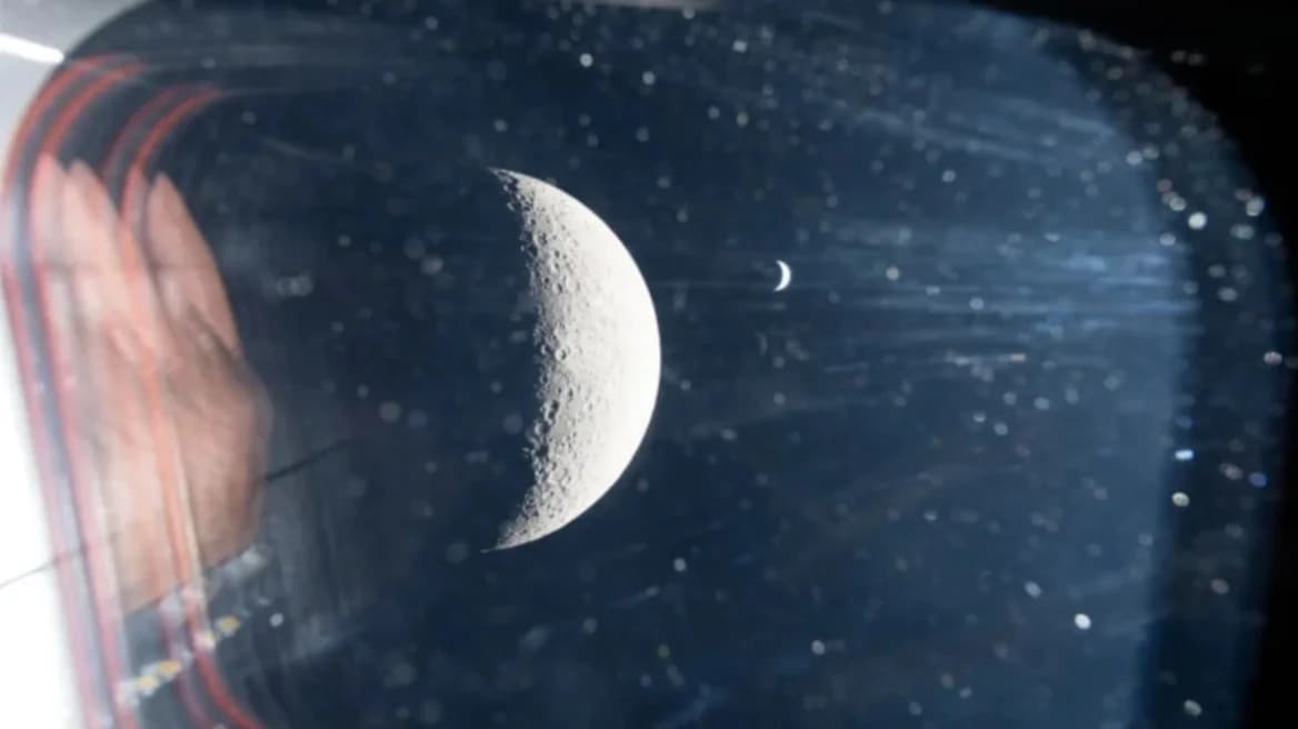 Artemis II: Εντυπωσιακές εικόνες Γης και Σελήνης από τη NASA