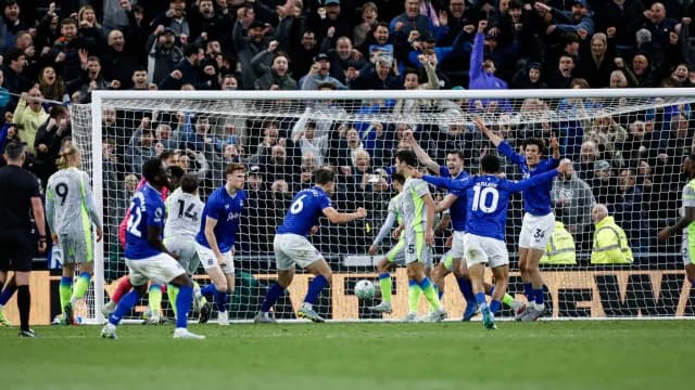 Manchester City - Everton 3-3: Empate agónico y Arsenal sueña con el título