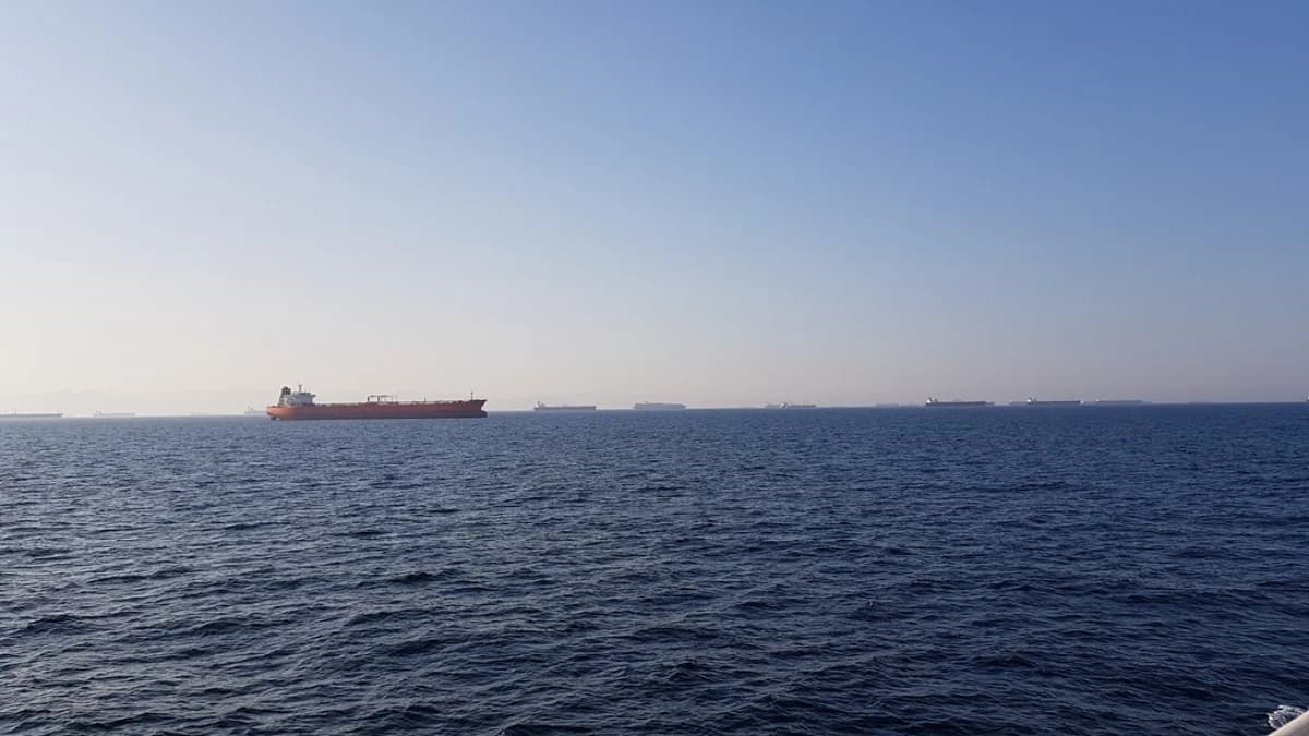 Τεταμένη κατάσταση στα Στενά του Ορμούζ: Εντάσεις και αντικρουόμενες αναφορές