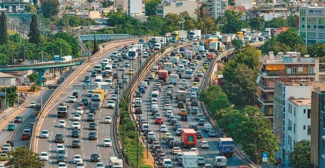 Κυκλοφοριακό χάος: Μποτιλιάρισμα σε Κηφισό, Πειραιά, κέντρο Αθήνας