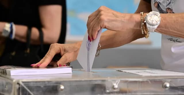 Δημοσκόπηση Opinion Poll: Μηνύματα για κυβέρνηση, Ανδρουλάκη, Τσίπρα