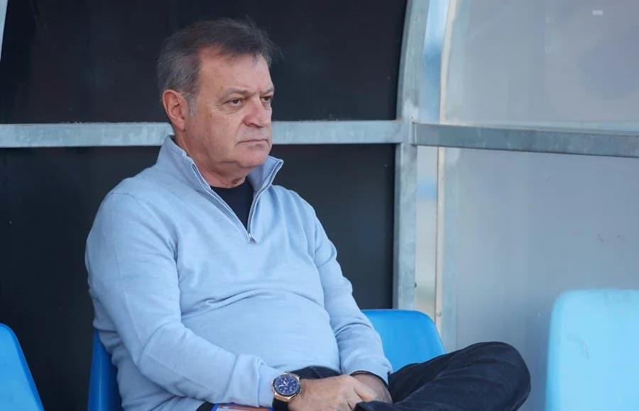 P. Petridis: APOEL hat Priorität für Spieler