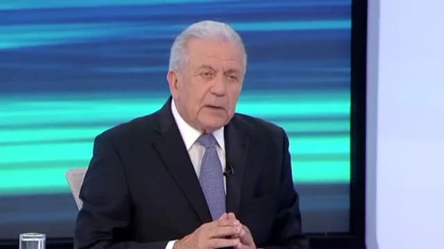 Avramopoulos Opposes Sending Warships to Libya Over Migration