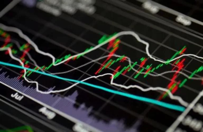Bolsa de Chipre Cierra al Alza, Suspende Acciones