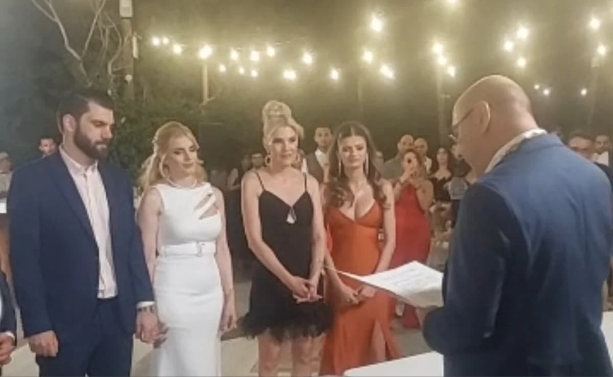 אנדראס קימיטריס וסקיבי סטברו: חתונה אזרחית בלרנקה