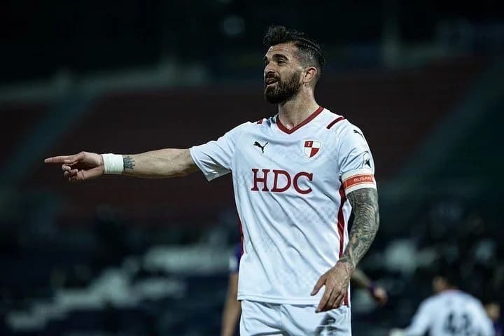 V. Sielis: Retires from Football with Gratitude