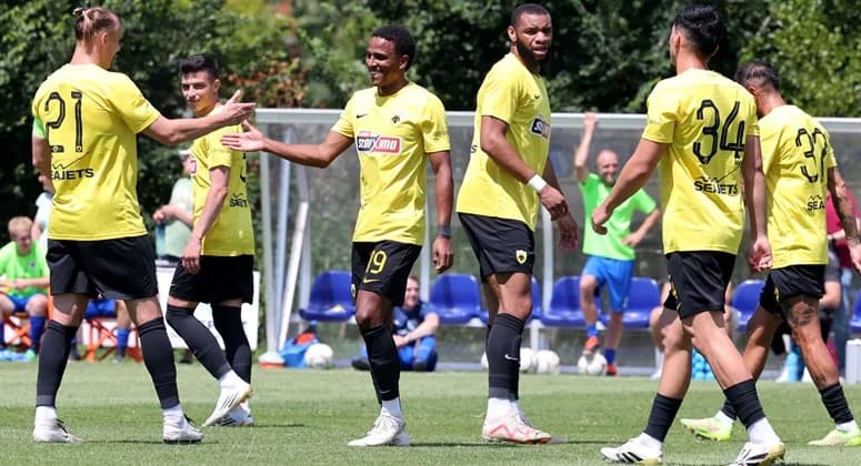 友谊赛：AEK 6-0大胜，埃利亚松上演帽子戏法
