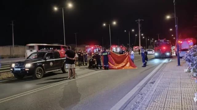 Athen-Lamia Autobahn: Freiwillige Feuerwehrfrau von Auto erfasst
