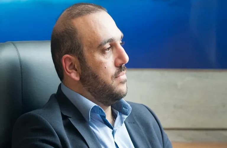 Κυβέρνηση και Hermes Airports: Σιωπή στην πρόκληση Καρούσου για δημοσιοποίηση συμφωνίας